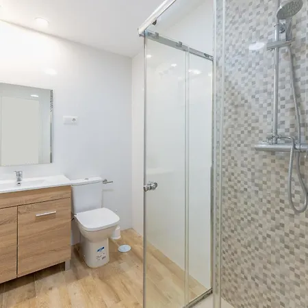 Lxr Renovated & Pool 1hab. Apartment